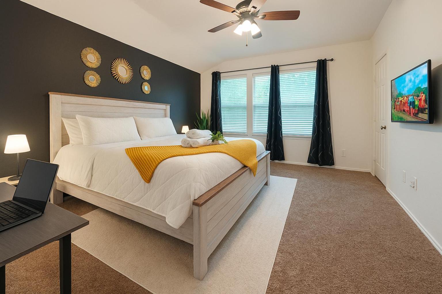 Work, Play & Stay King Bed With Foosball! Aubrey Exterior photo
